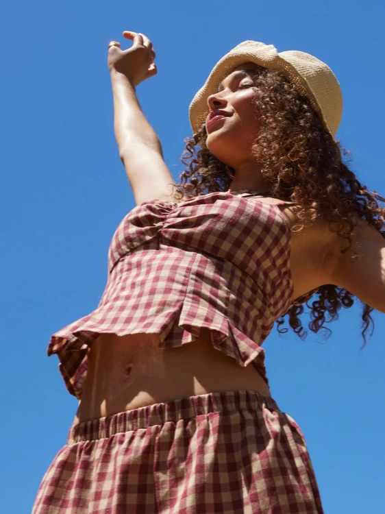 4325898ffc61e9b4aa72ca2c384f92c6
